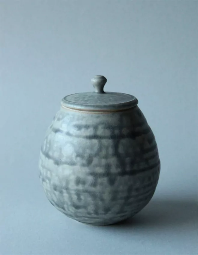 Unpredictable Surfaces – Functional Ceramics by Potter Mayumi Yamashita