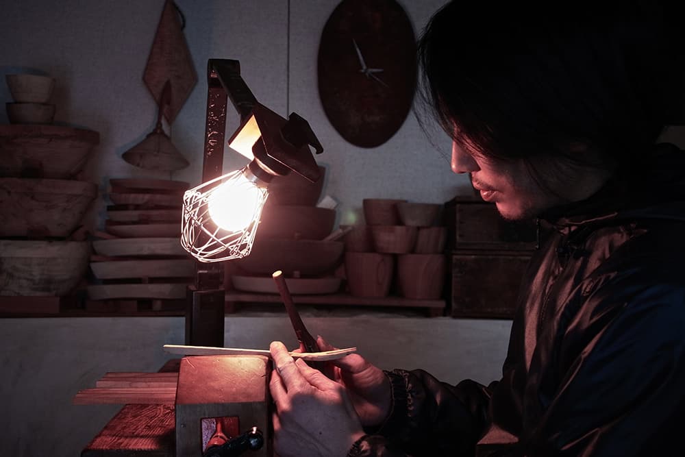 Feature on Japanese Woodworker Hiroyuki Sugawara — image 1