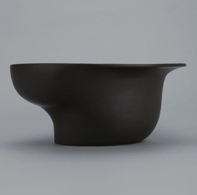 Altering Traditional Utilitarian Forms – Ceramics by Ian Andersson