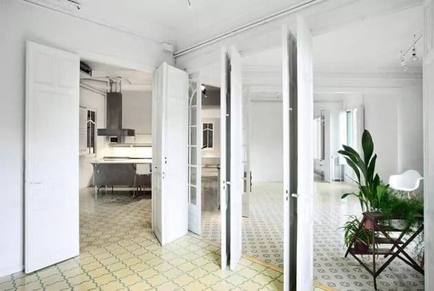 Apartment Renovation in Barcelona by Arquitectura-G