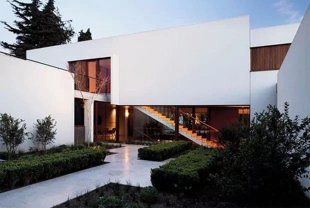 Fray Leon House by 57 Studio Architects