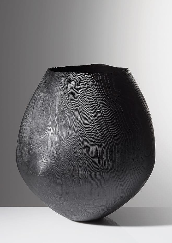 Friedemann Bühler – Simple but Flowing Wooden Vessels — woodwork detail 1
