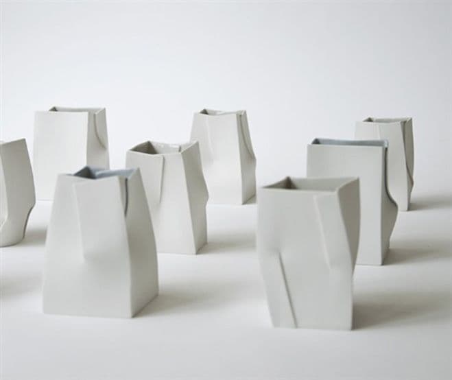 Making Cuts & Overlapping – Minimal Porcelain Vessels by Bomi Lee — ceramic work 1