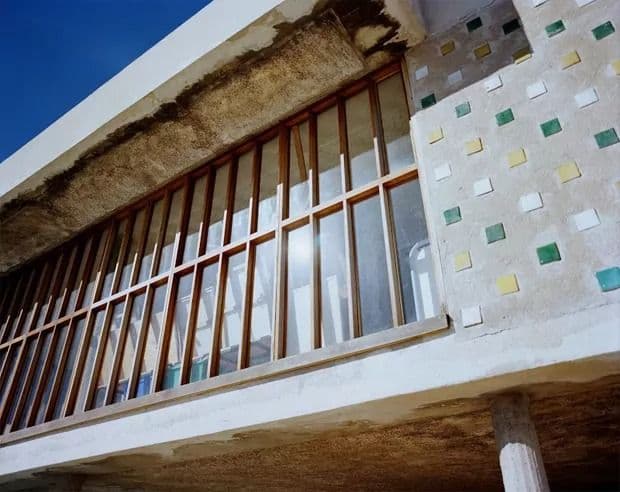 Marion Berrin photographs Le Corbusier’s La Radieuse — architectural view 1
