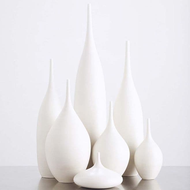 Monumental Simplicity – Wheel Thrown Stoneware Vases by Sara Paloma