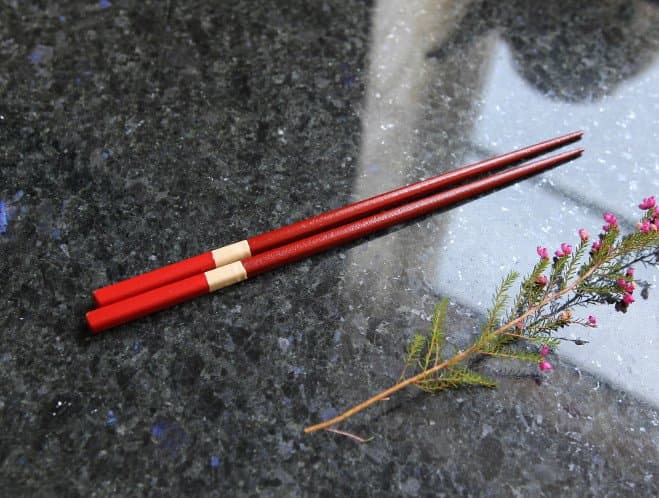 New at OEN Shop – Chopsticks and Lacquer Lunch Boxes by Maiko Okuno — product detail 1
