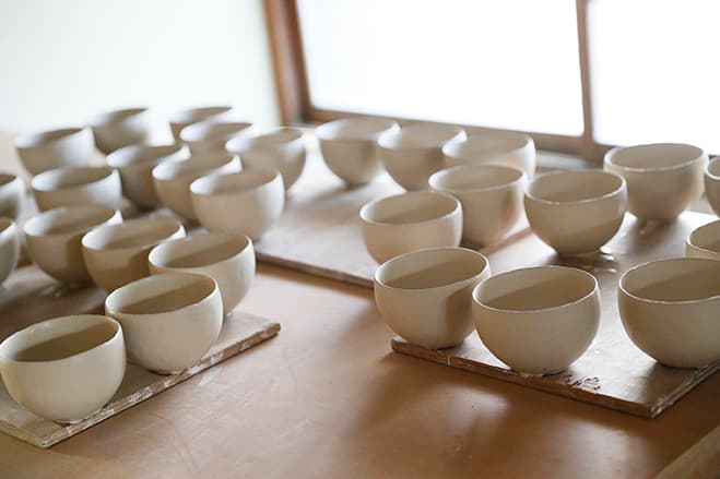 New Feature – Inside the Ceramic Studio of Japanese Potter Makoto Asebi — article image 2