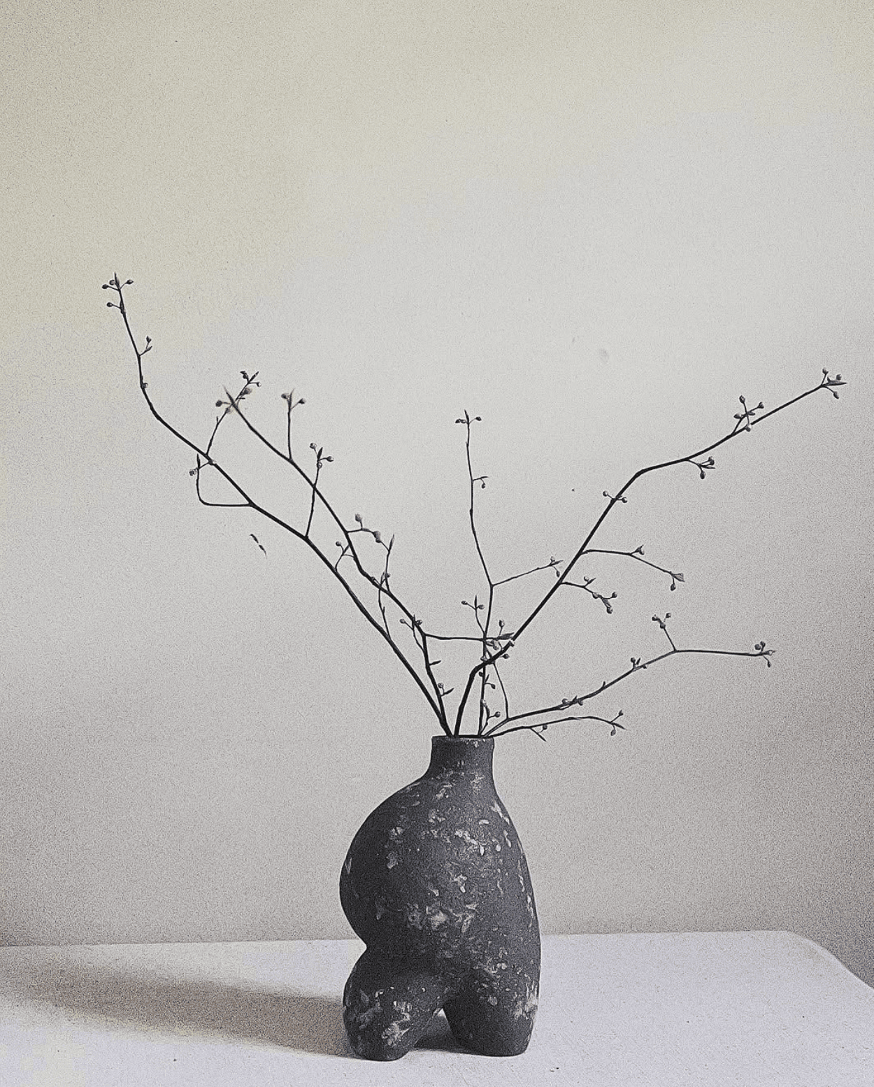 Textured & Flowing – Experimental Vases by Japanese Artist Yoko Komae