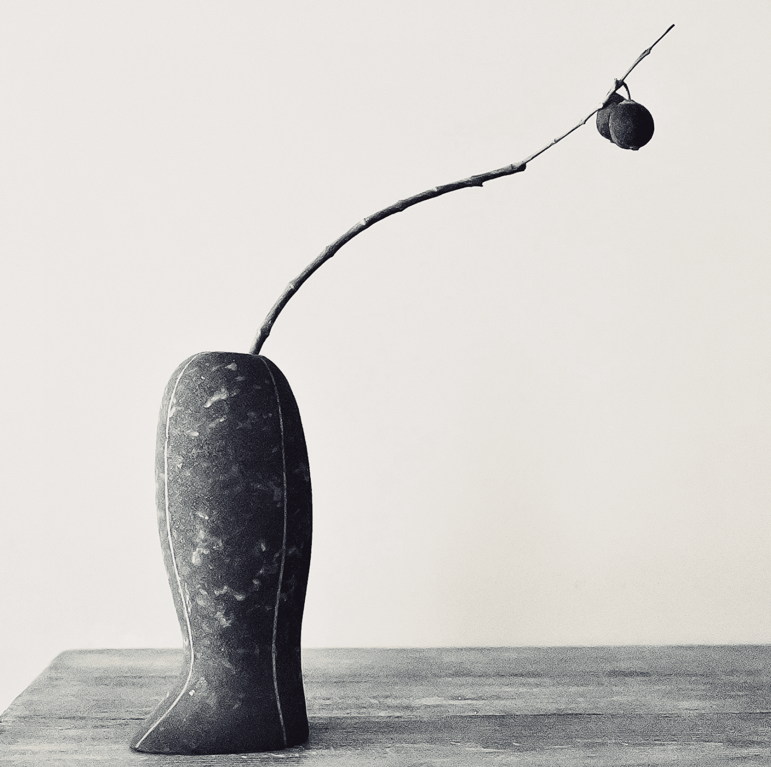 Textured & Flowing – Experimental Vases by Japanese Artist Yoko Komae