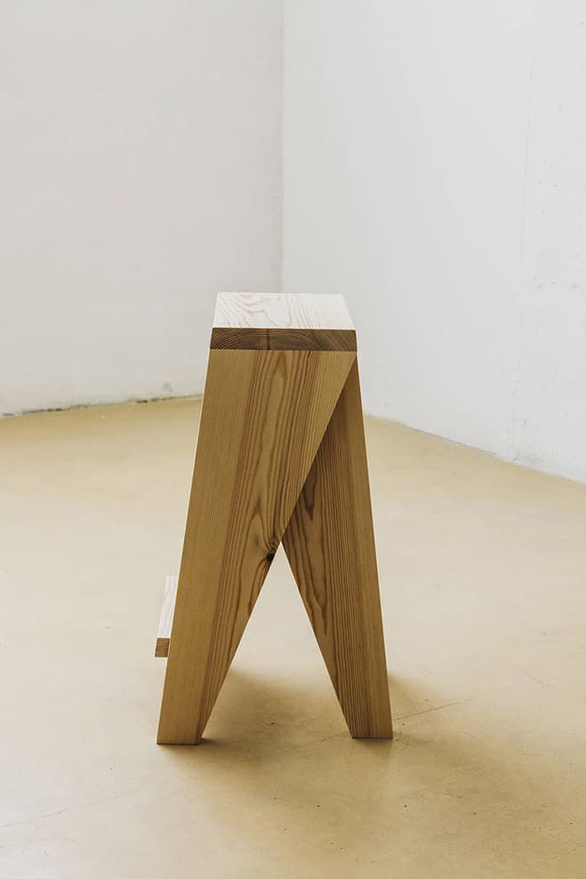 Ordinary, Functional and Anonymous – Tables and Chairs by AOO Furniture