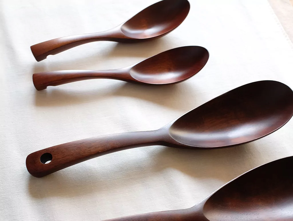 Beauty in Lacquer – Lacquer Serving Spoons by Atelier Tree Song at OEN Shop