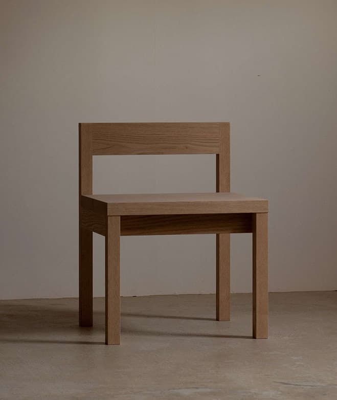 Working as One – Bespoke Furniture by Japanese Craftsman Iinuma Katsuki — furniture detail 3