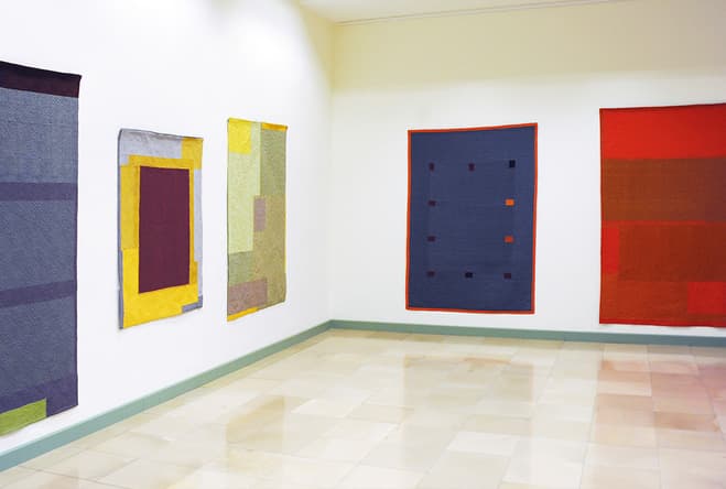 A Formal Sparseness – Unique Quilts Handmade by Artisans for Bosna Quilts