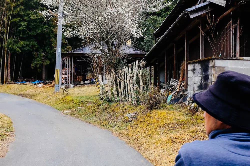 New Feature – Visiting the Studio of Japanese Potter Atsushi Ogata