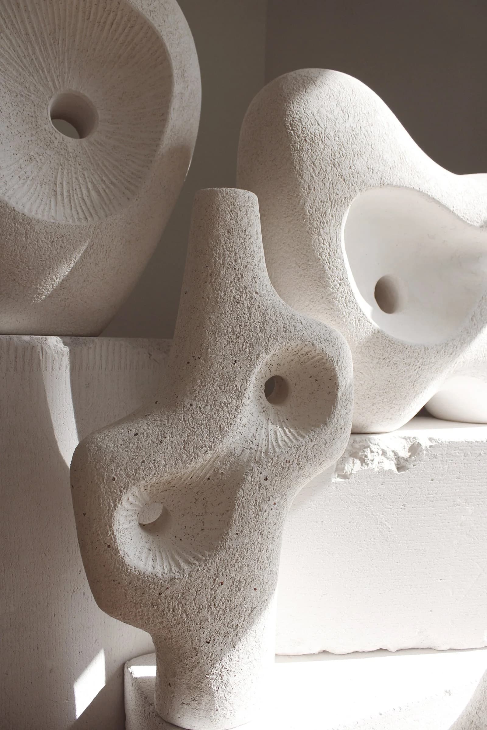 An Organic Sensibility – Sculptures by Ceramic Artist Jan Vogelpoel