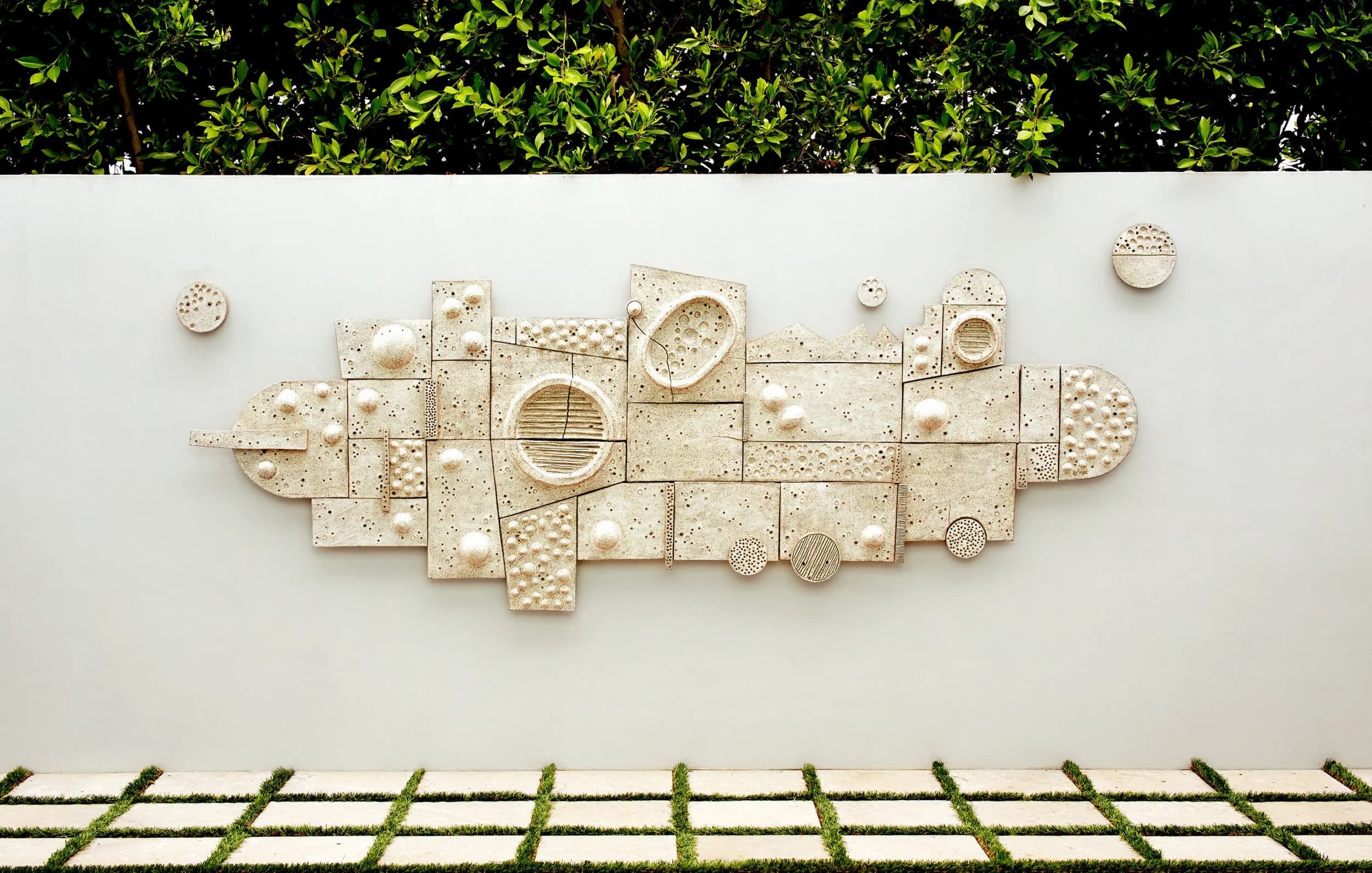 Primitive Shapes – Murals and Sculpture by Artist Carlos Otero