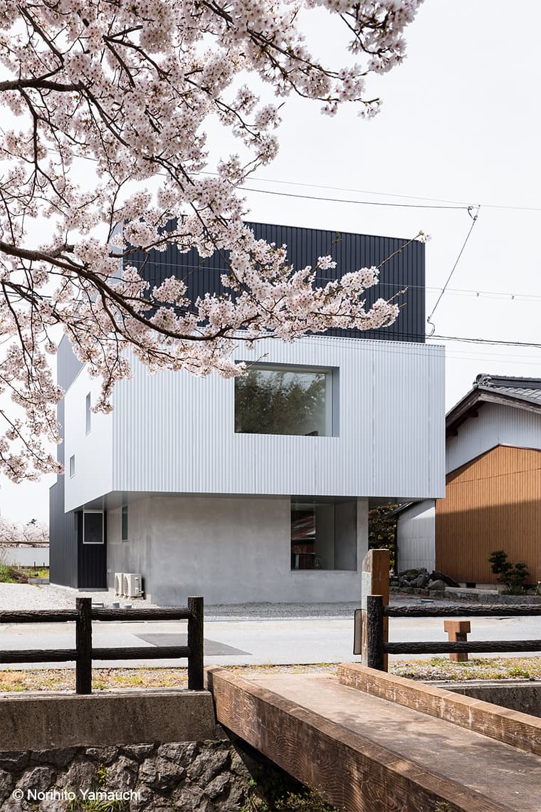 Transforming the Ordinary – FRAME House by Kouichi Kimura Architects