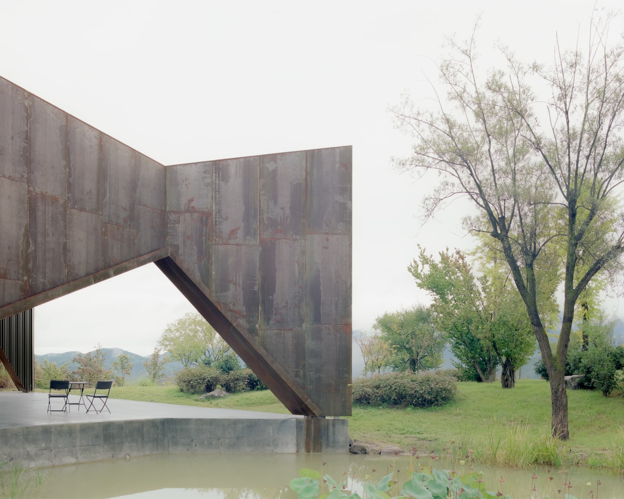 Searching for Mood – Photography by Simone Bossi