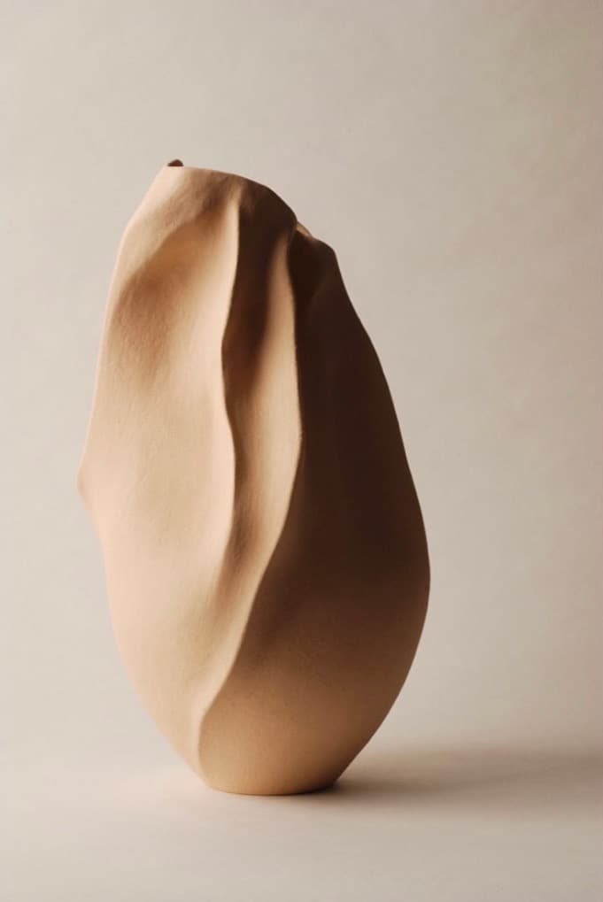 Without Losing Balance – Ceramic Sculpture by Kaat Pauwels