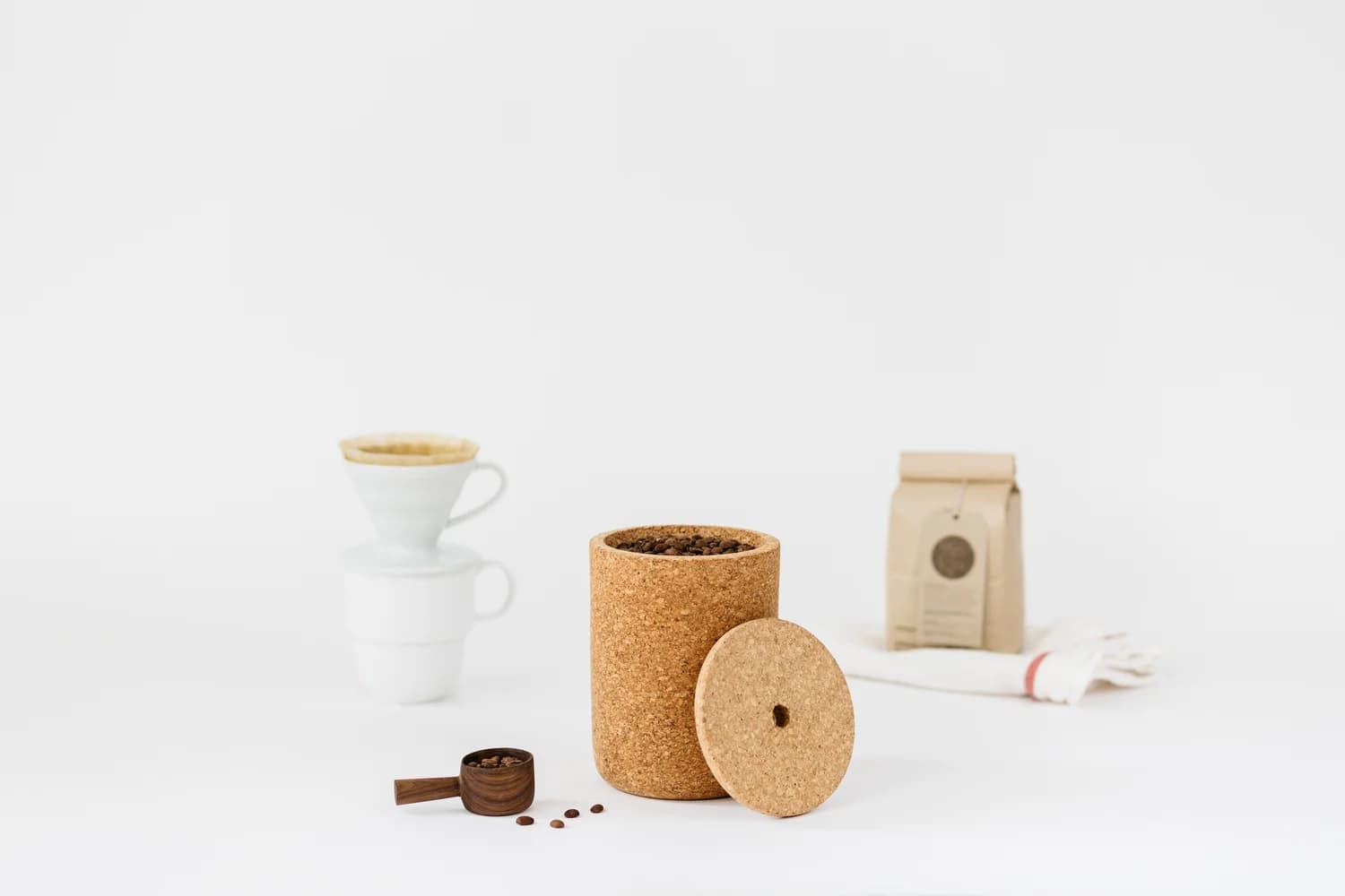 Dedicated to Handmade – Cork & Wood Objects by Melanie Abrantes