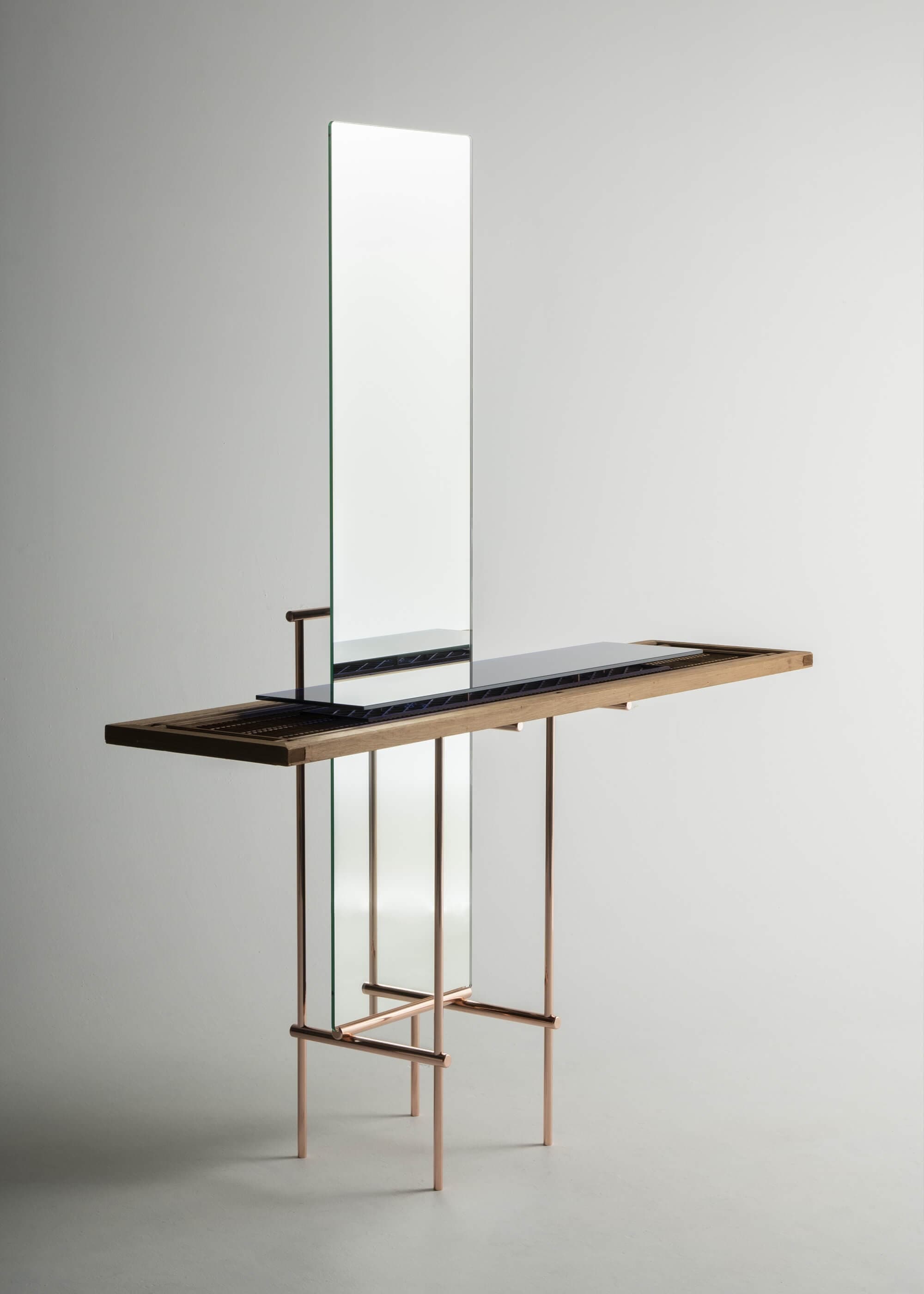 FUTURE PAST – Antiques & Objects Explored by Ryosuke Harashima