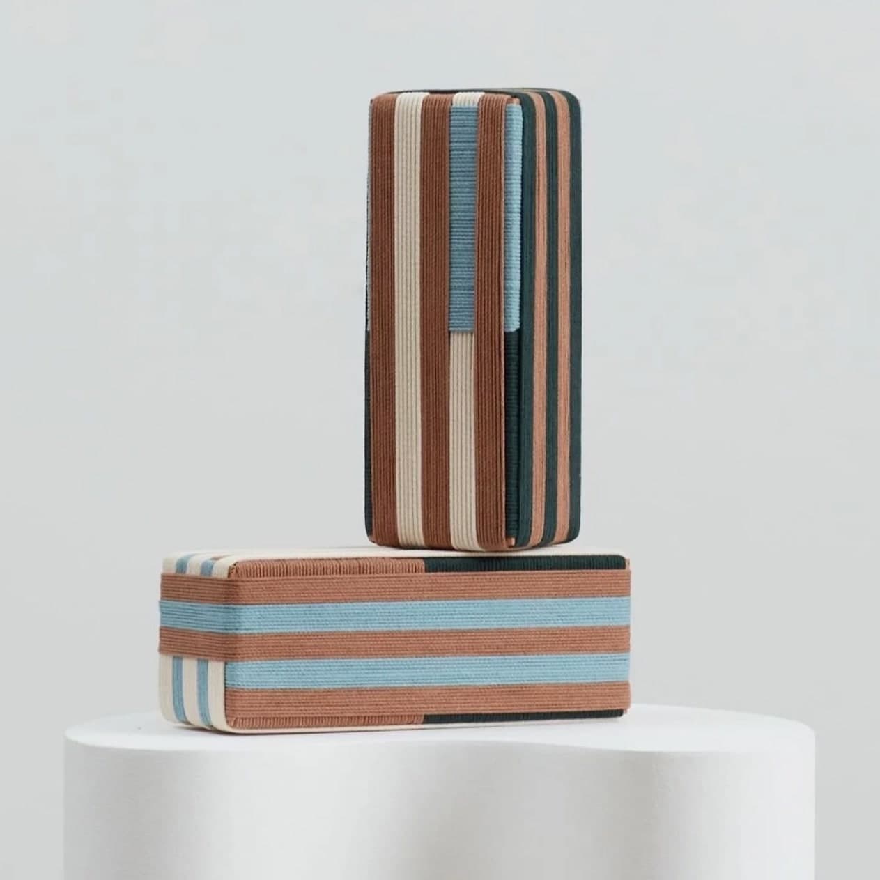 Weaving Textures & Forms – Textile artworks by Jo Elbourne