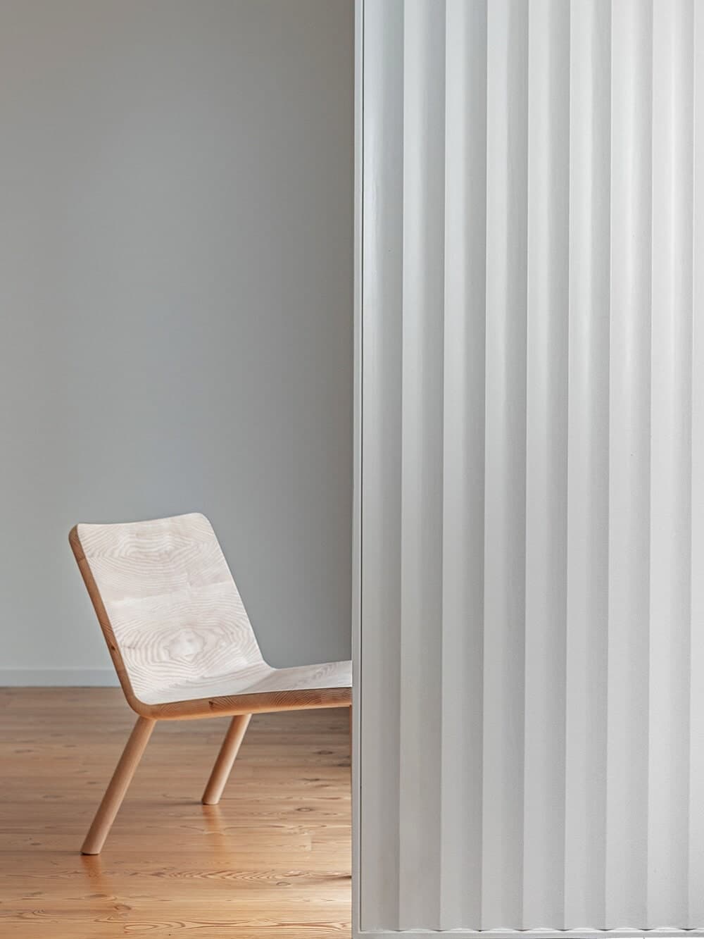 Mastering Minimalism – ALLAY Chair by Daniel Schofield