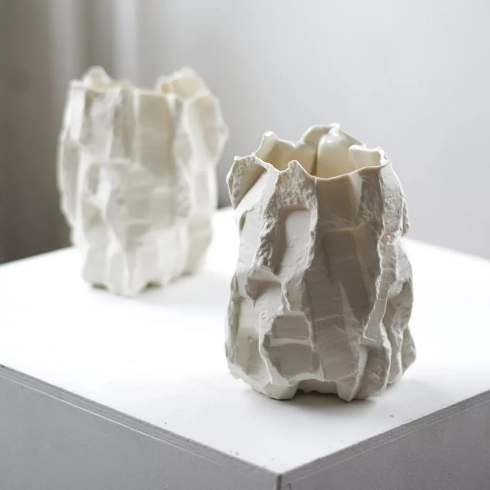 The Impression of Beauty – Sculptural Vessels by British Artist Simon Kidd
