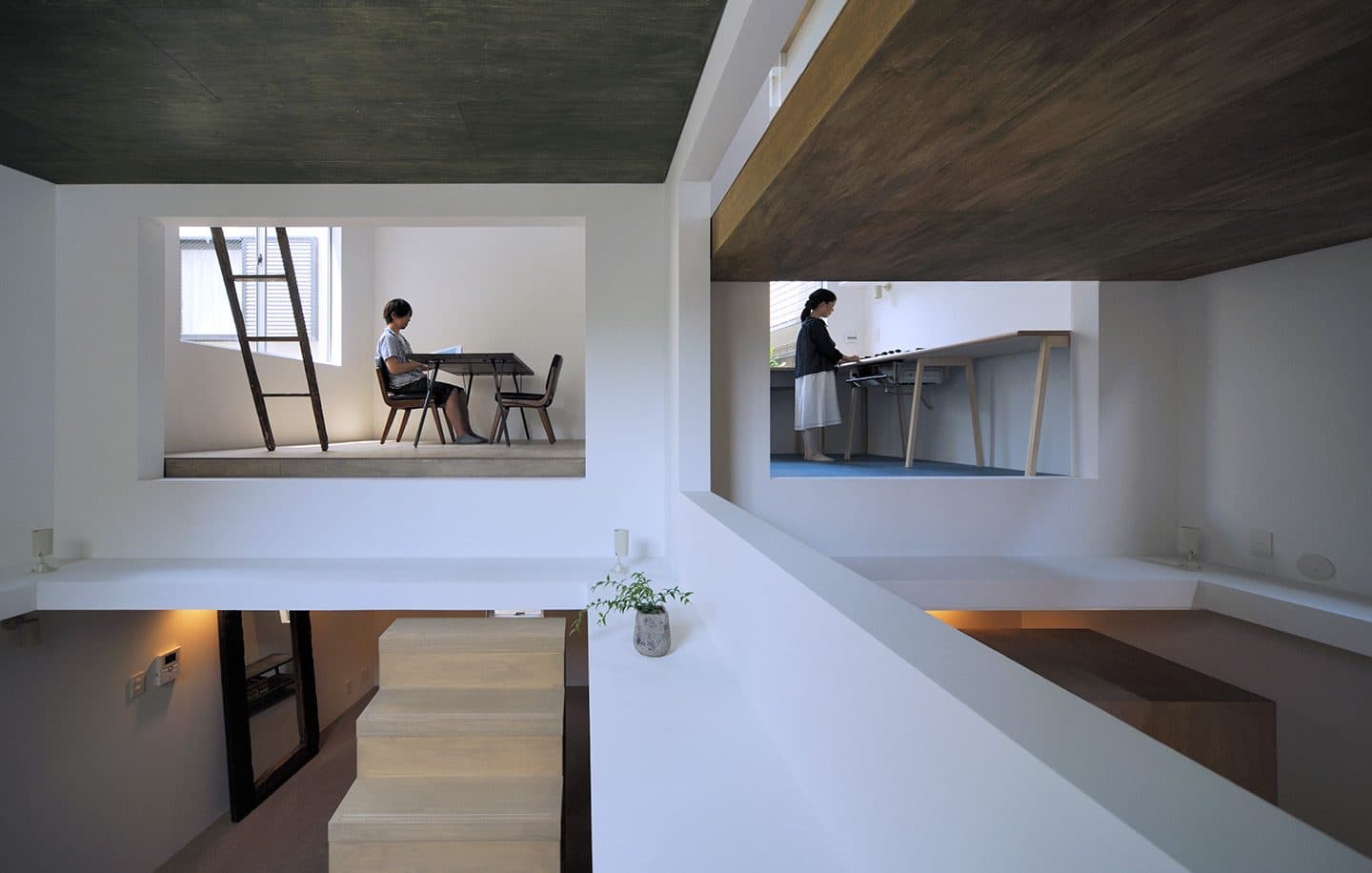 House T for a couple, Meguro, Tokyo (2012): raised living platforms