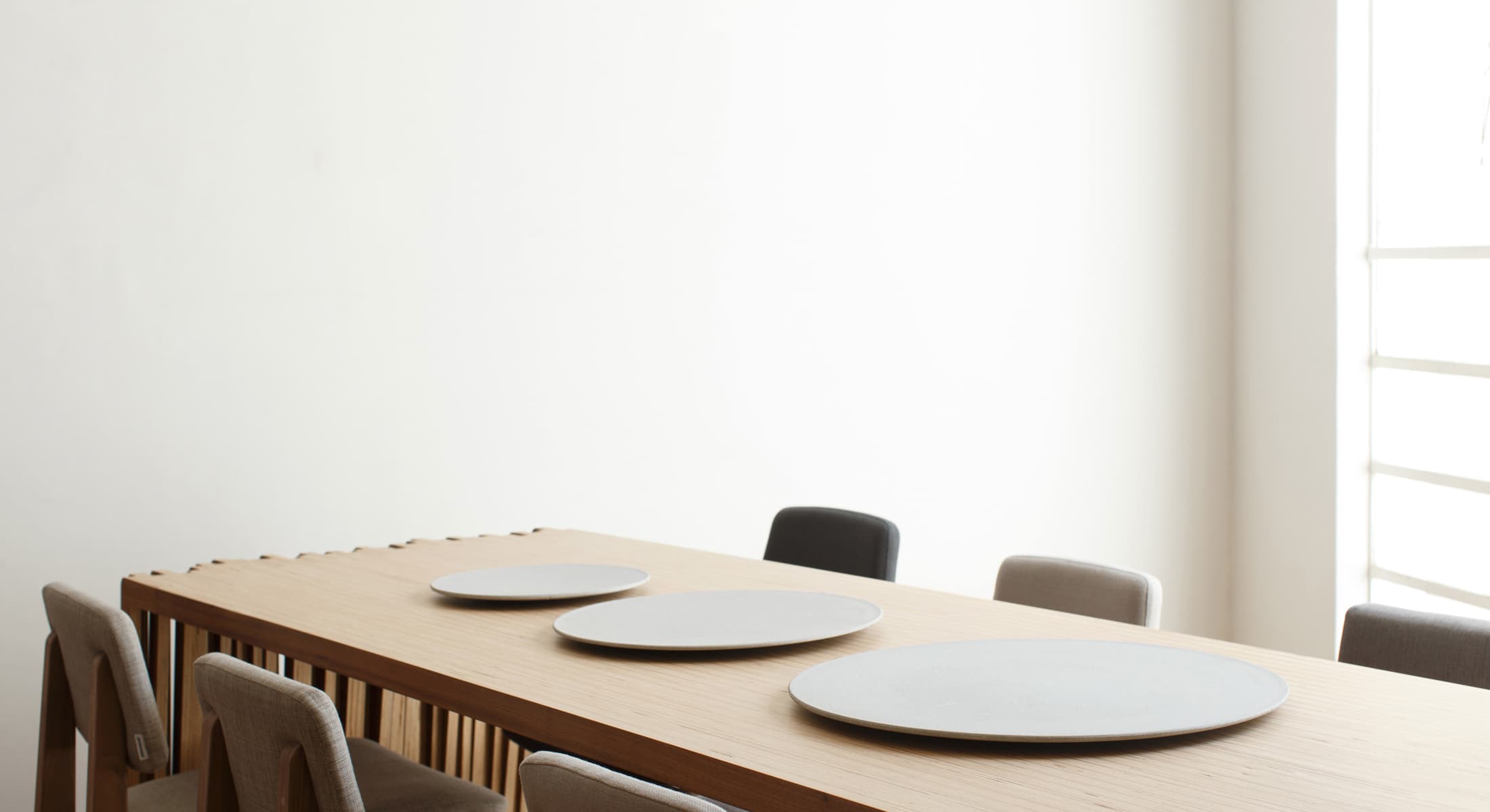 Material Experimentation – Tenue Plates by LaSelva Studio & Ivan Zuniga for MAS