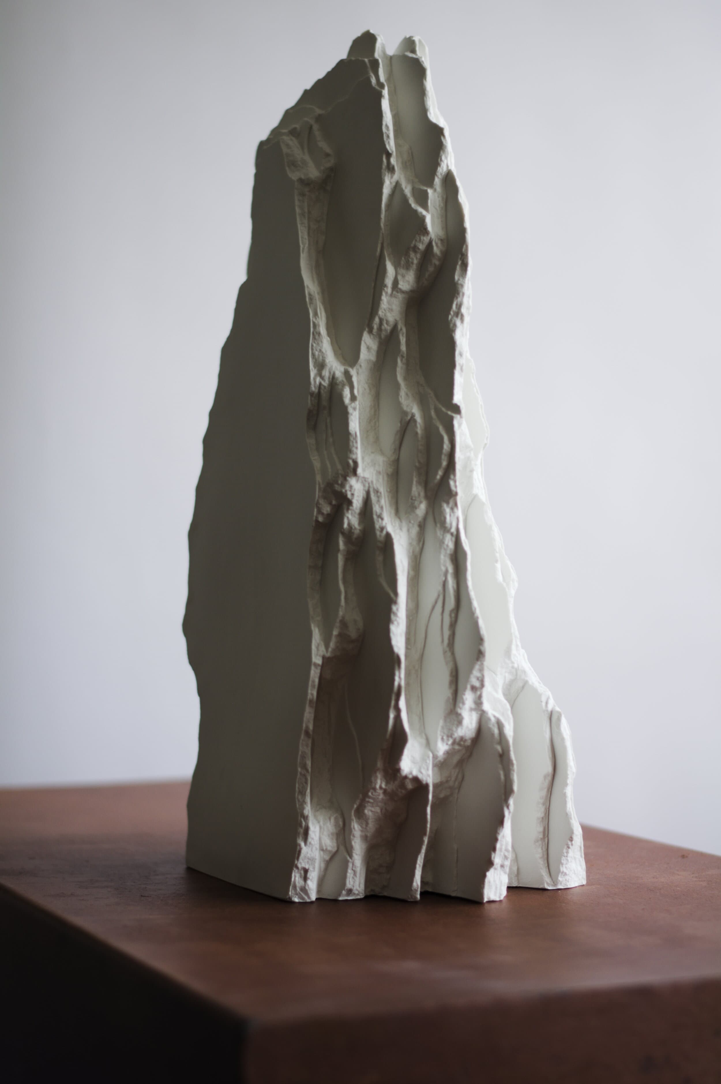 Extrusive no. 1, tone 01 (2020) — closed porcelain form