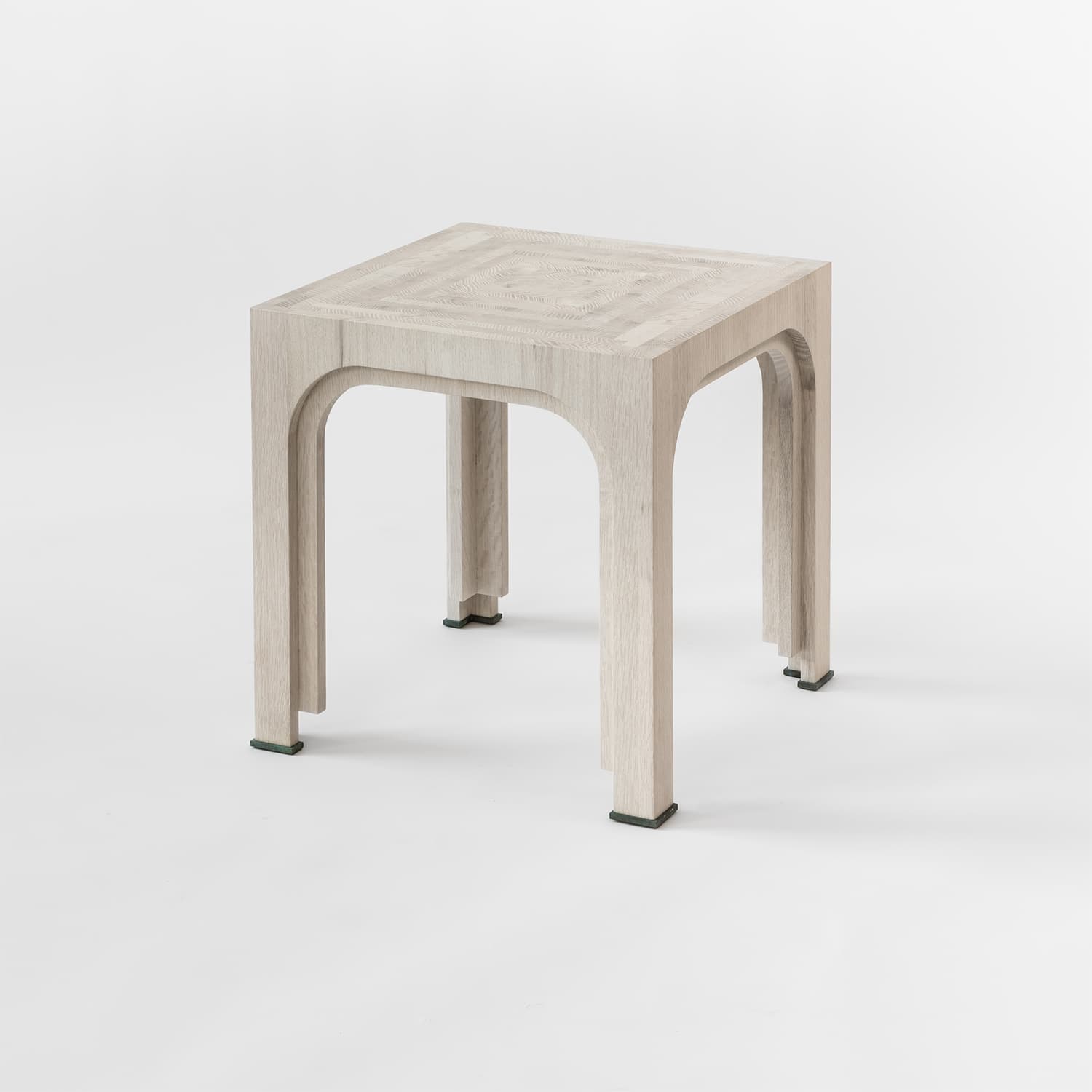 Arc Side Table Red Oak by Kai-wei Hsu, with patinated-brass feet, shown in full three-quarter view