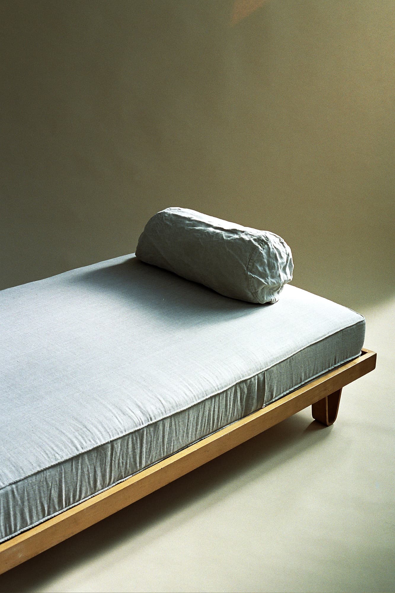 Birch Series daybed detail, attributed by 1934 to Cees Braakman, 1953.