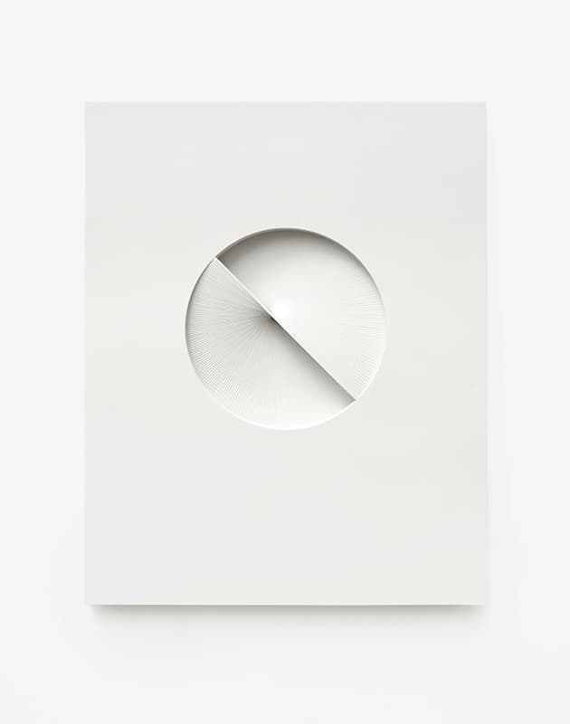 Bianca Chang, Comparative form in white (Rotation, CW), 2013 (replacement image)