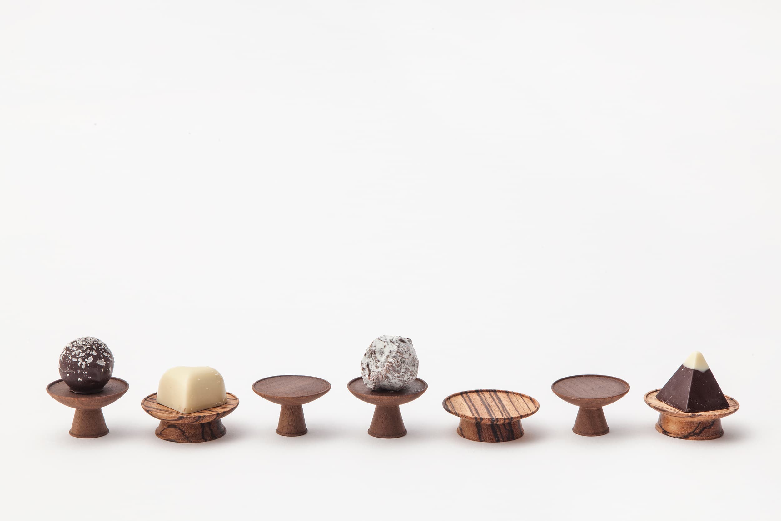 Akiko Ken Made, Lille optur miniature cake stands (replacement image)
