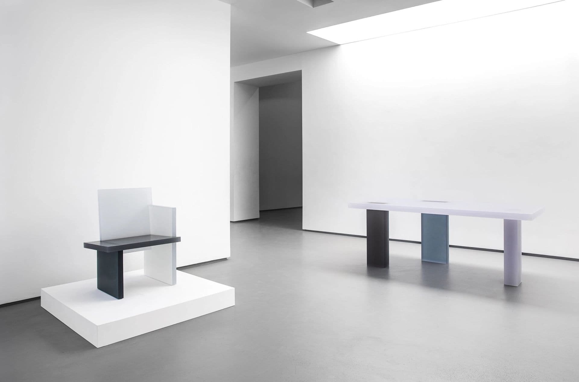 Haze seating and a long resin bench in Wonmin Park’s 2015 Paris exhibition