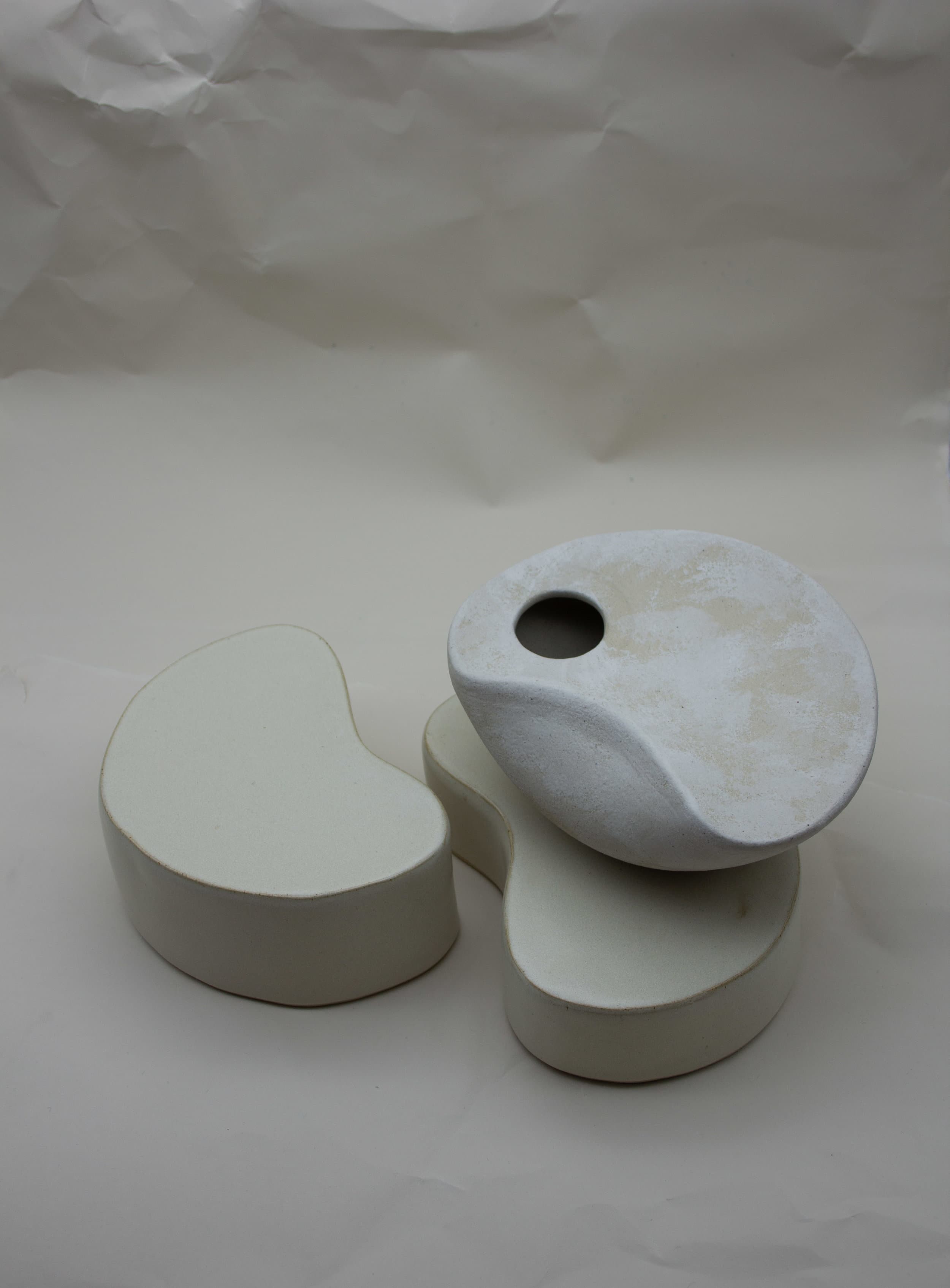 Curved Form and Two Cream Plinths Set, Soft, Soft Hard 2018 Collection, Naomi Bikis