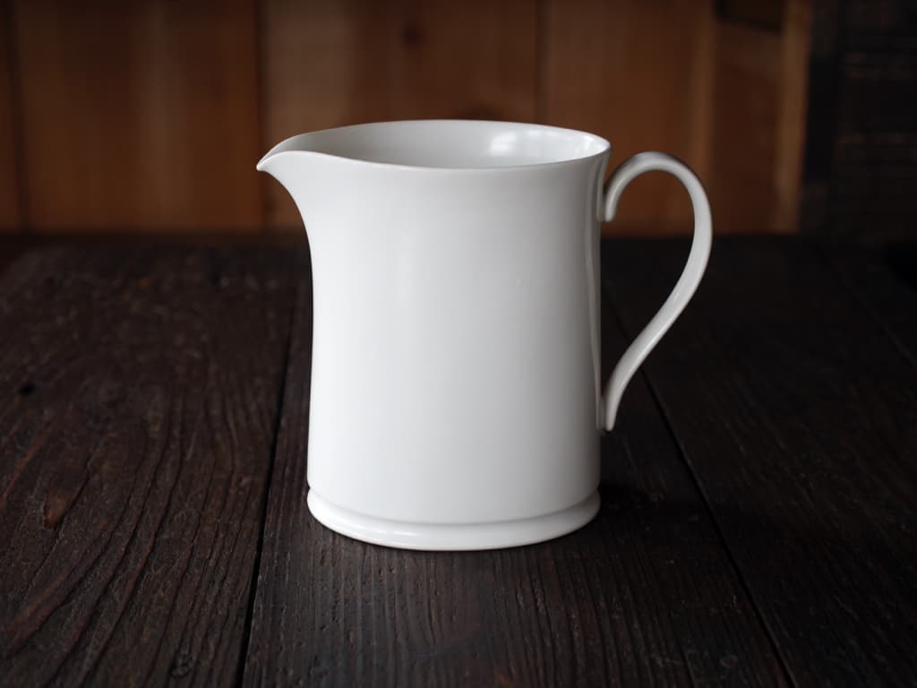 JICON porcelain pitcher designed by Oji Masanori, 2012