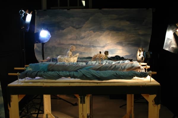 Undone: miniature set and lighting setup (production photograph)