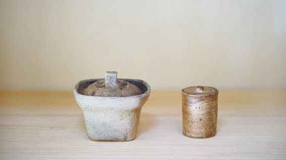 Anagama-fired lidded vessel and tea caddy by Toshihisa Ishihara