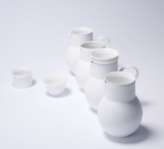Ko Hee Sook, White flying drinking set, 2012