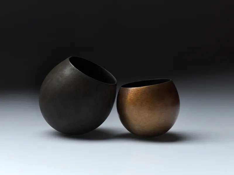 Gravity #4 (2011), hollow cast bronze, by Belinda Winkler