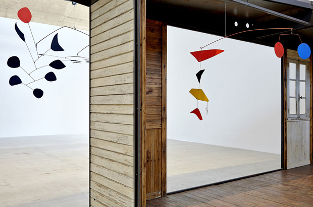 Calder-Prouve-at-Galerie-Patrick-Seguin-7