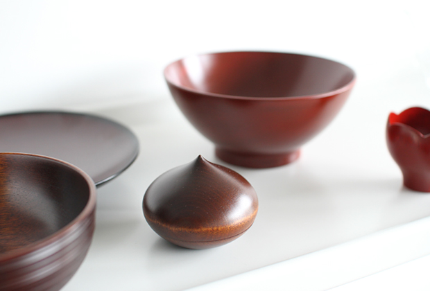 New-Lacquerware-in-the-Shop-by-Maiko-Okuno-2