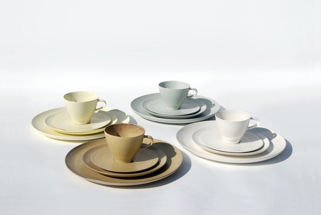 Semi-Porcelain-Stoneware-Vessels-by-Stuart-Carey-7