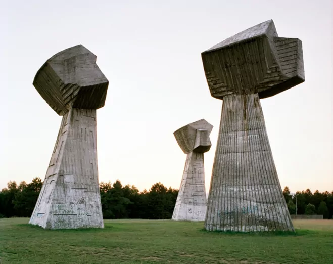 Spomenik,-The-Monuments-of-Former-Yugoslavia-by-Jan-Kempenaers-1