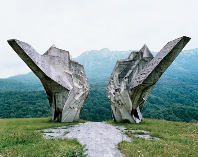 Spomenik,-The-Monuments-of-Former-Yugoslavia-by-Jan-Kempenaers-2
