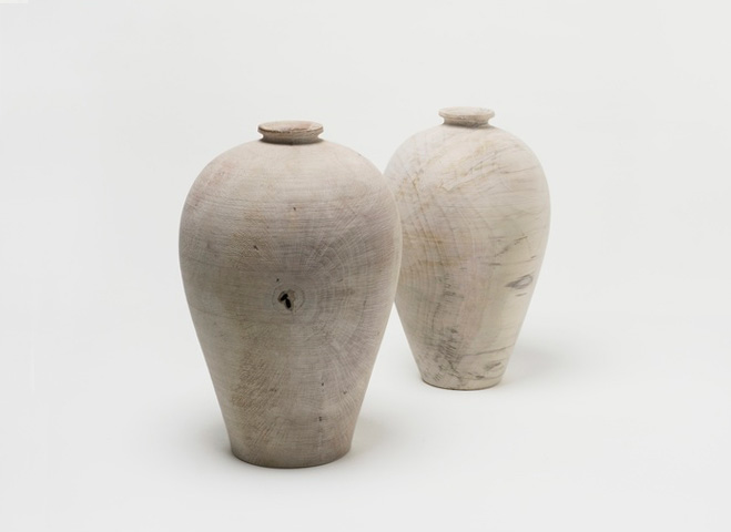Inspired-by-Old-Pottery---Hand-Carved-Wooden-Objects-by-Hiroto-Nakanishi-2