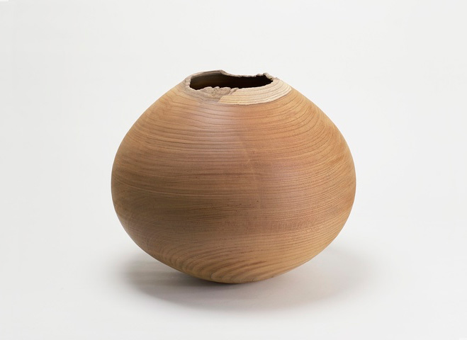 Inspired-by-Old-Pottery---Hand-Carved-Wooden-Objects-by-Hiroto-Nakanishi-7