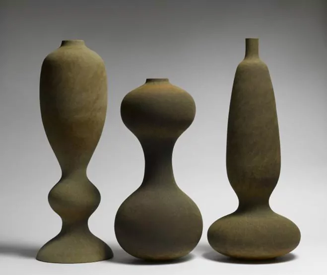 Monolithic-Ceramics-Vessels-by-Turi-Heisselberg-Pedersen-3